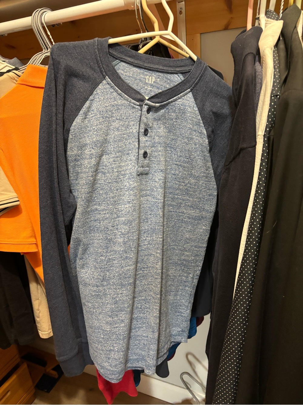 GAP Raglan Henley in Light Blue and Navy